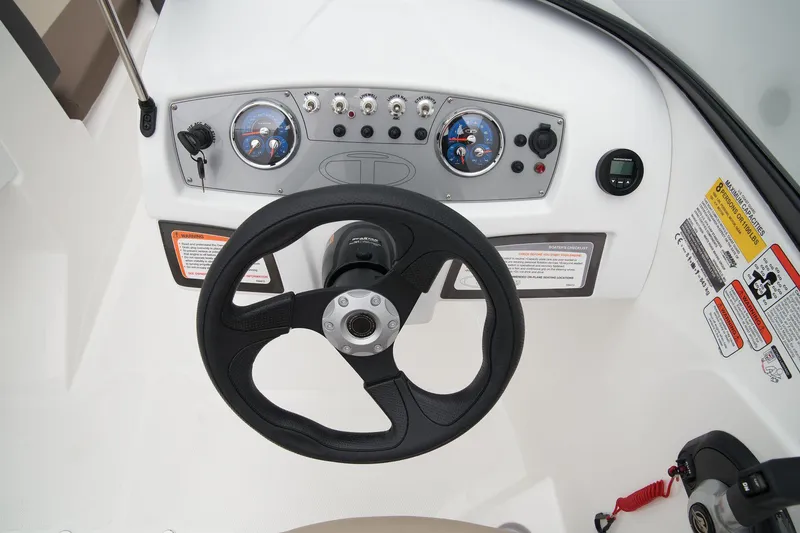 Slide: The Image of Tahoe 185 S 2025 - 44