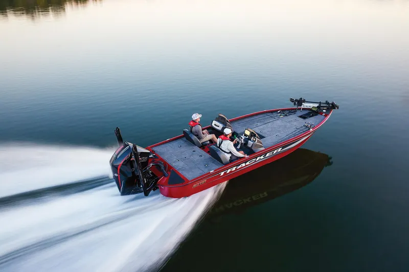 Slide: The Image of Tracker Savage 215 2025 - 69