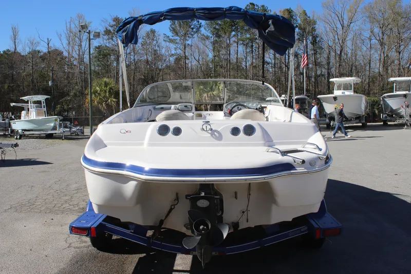 Slide: The Image of 2007 Tahoe Q6 Sport boat on trailer, rear view, outdoors. - 3