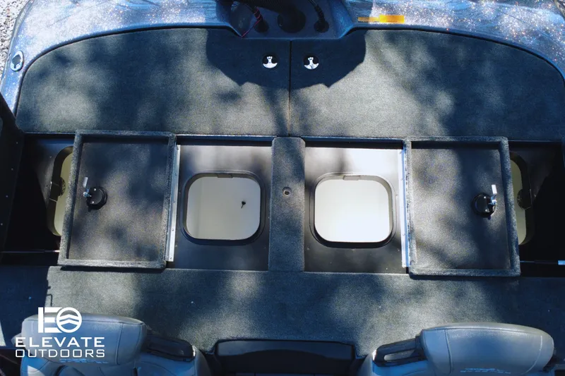 Slide: The Image of 2025 Skeeter ZXR 20 SE boat storage compartments, featuring spacious design and durable materials. - 10