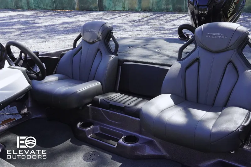 Slide: The Image of 2025 Skeeter ZXR 20 SE boat interior with two sleek, comfortable seats. - 7