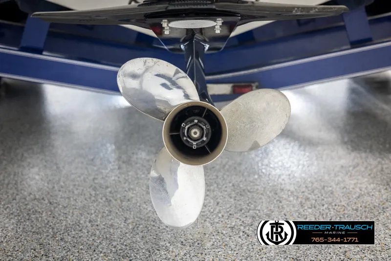 Slide: The Image of Crownline Boats 230 LS 2006 - 52