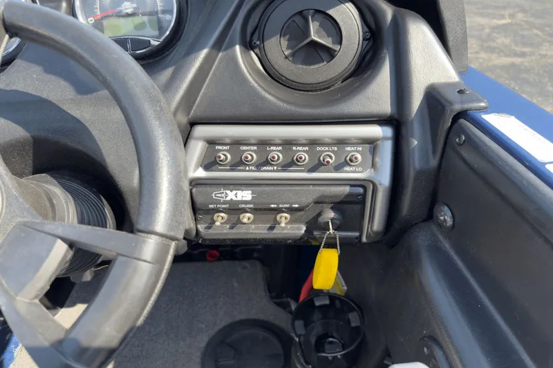 Slide: The Image of Axis A20 2015 - 14