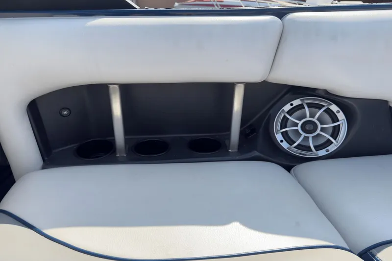 Slide: The Image of Axis A20 2015 - 17