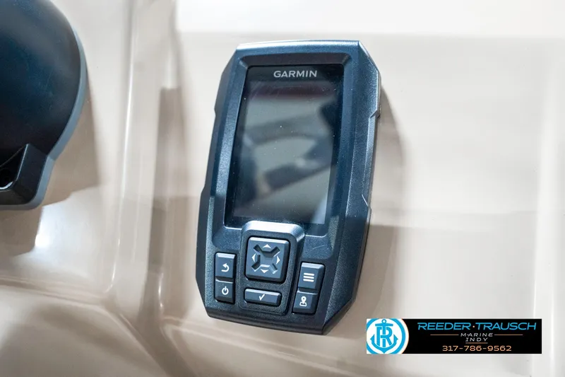 Slide: The Image of Garmin device on 2018 Bennington 20 SLMX boat dashboard, Reeder-Trausch logo visible. - 40