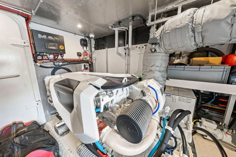 Slide: The Image of Steeler 60 S Performance 2021 - 100