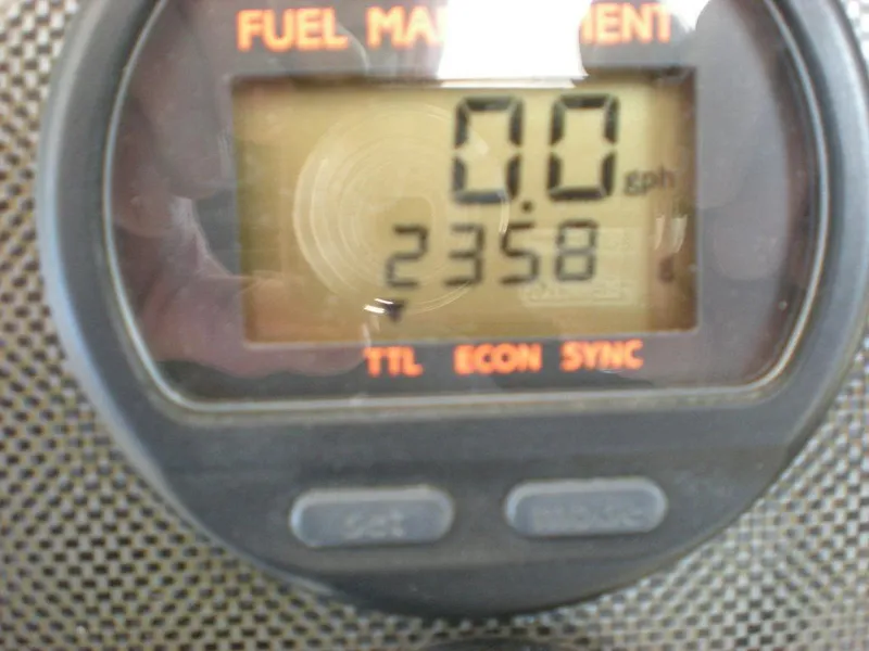 Slide: The Image of Fuel management display on 2006 Seaswirl Striper boat, showing 0.0 gph and 2358 hours. - 37