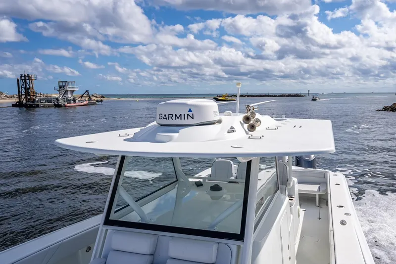 Slide: The Image of Yellowfin 42 2018 - 50