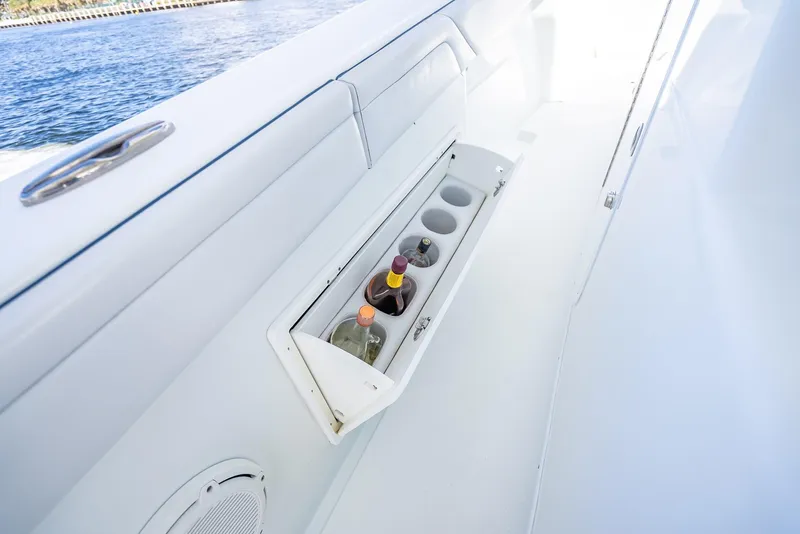 Slide: The Image of Yellowfin 42 2018 - 52