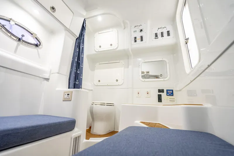 Slide: The Image of Yellowfin 42 2018 - 57