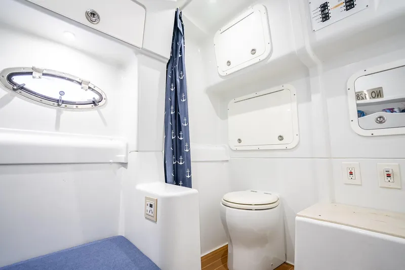 Slide: The Image of Yellowfin 42 2018 - 59