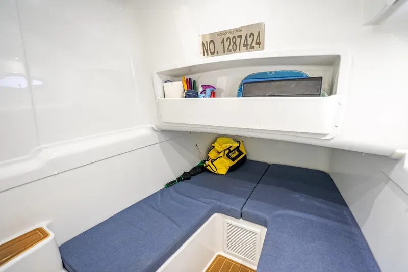 Slide: The Image of Yellowfin 42 2018 - 63