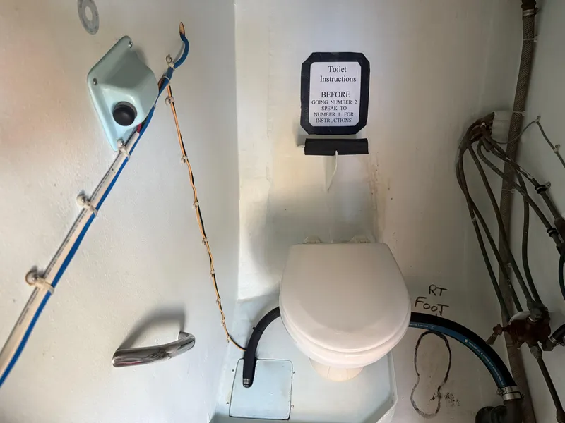 Slide: The Image of Duffy 35 Downeast 1994 - 31