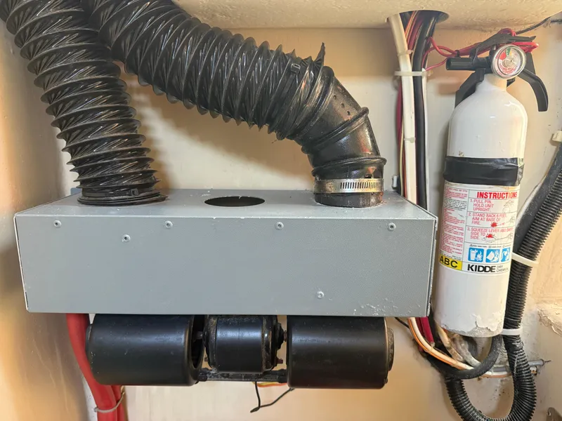 Slide: The Image of Duffy 35 Downeast 1994 - 33