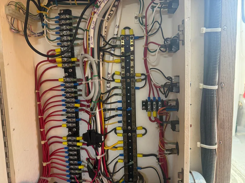 Slide: The Image of Duffy 35 Downeast 1994 - 37