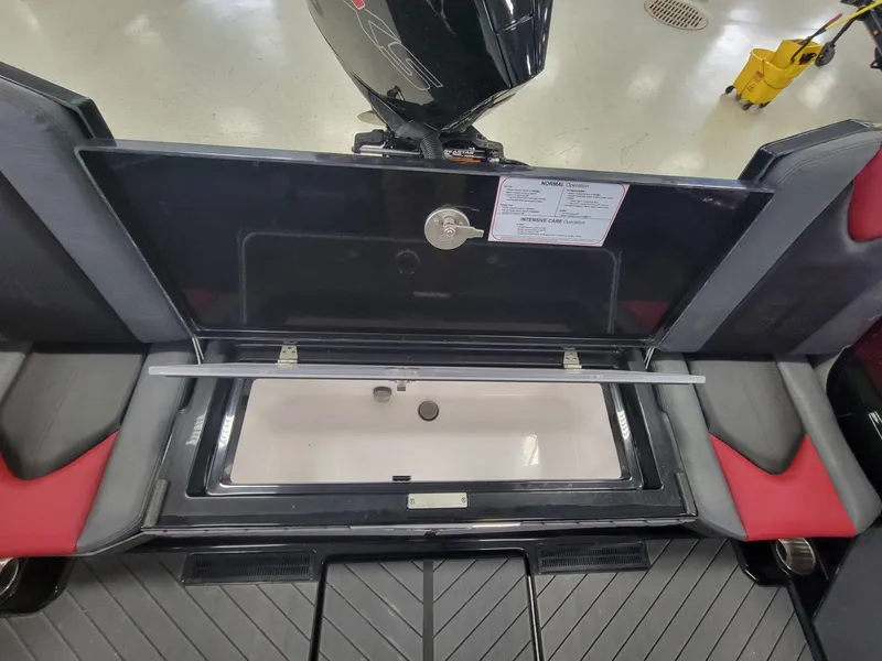 Slide: The Image of Vexus Boats DVX19s 2024 - 19