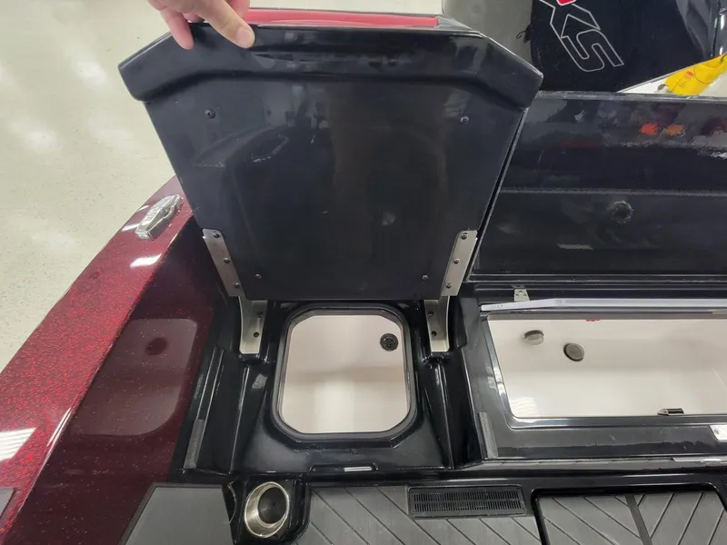 Slide: The Image of Vexus Boats DVX19s 2024 - 6