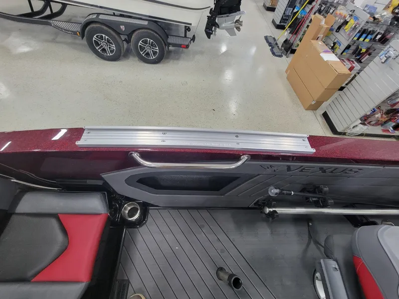 Slide: The Image of Vexus Boats DVX19s 2024 - 8