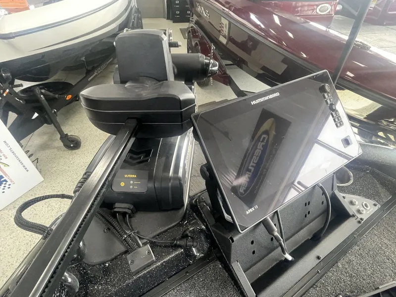 Slide: The Image of Vexus Boats DVX20s 2025 - 10