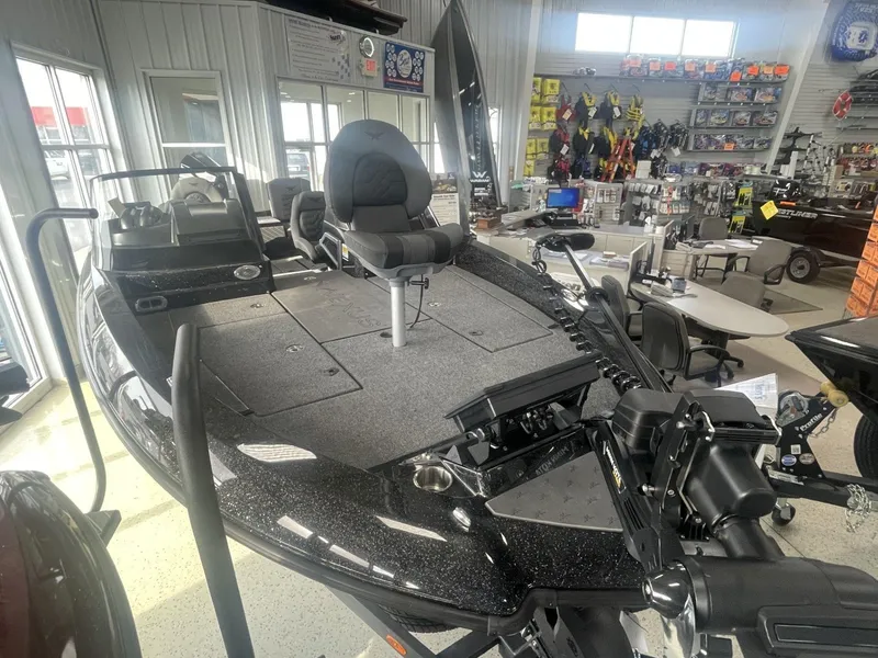 Slide: The Image of Vexus Boats DVX20s 2025 - 11