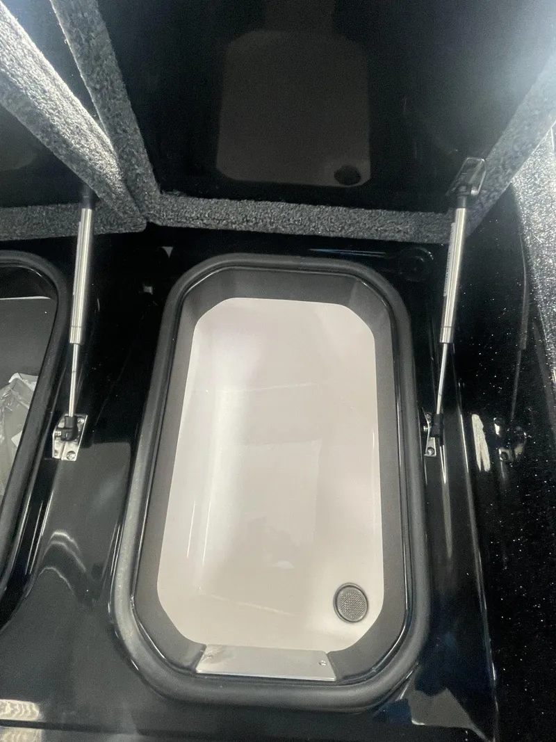 Slide: The Image of Vexus Boats DVX20s 2025 - 14