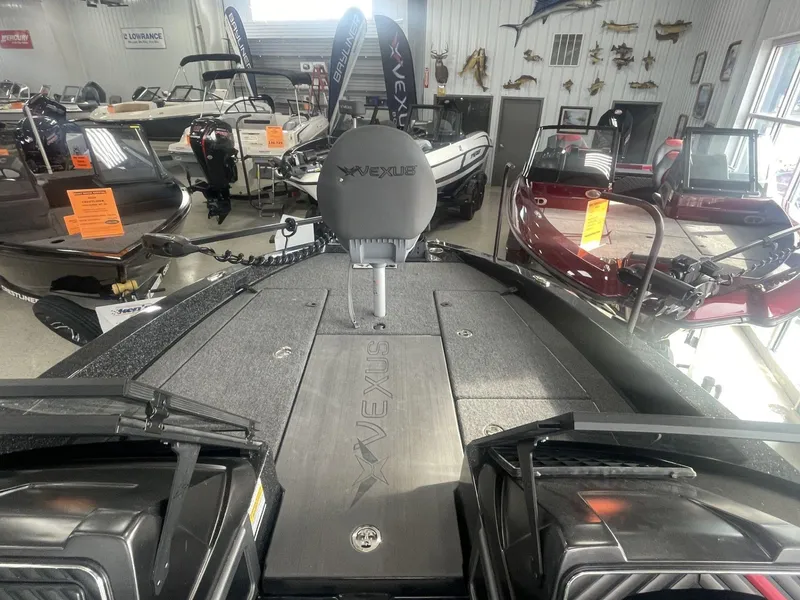 Slide: The Image of Vexus Boats DVX20s 2025 - 17