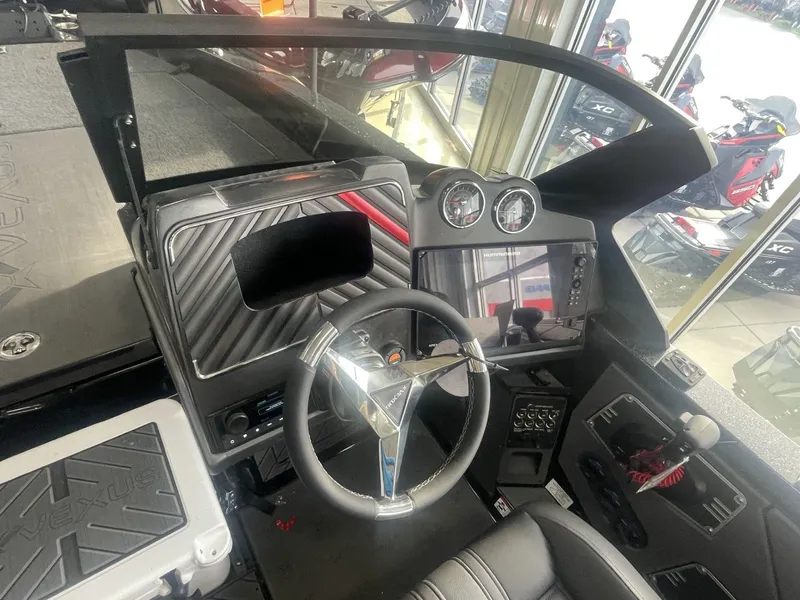 Slide: The Image of Vexus Boats DVX20s 2025 - 18