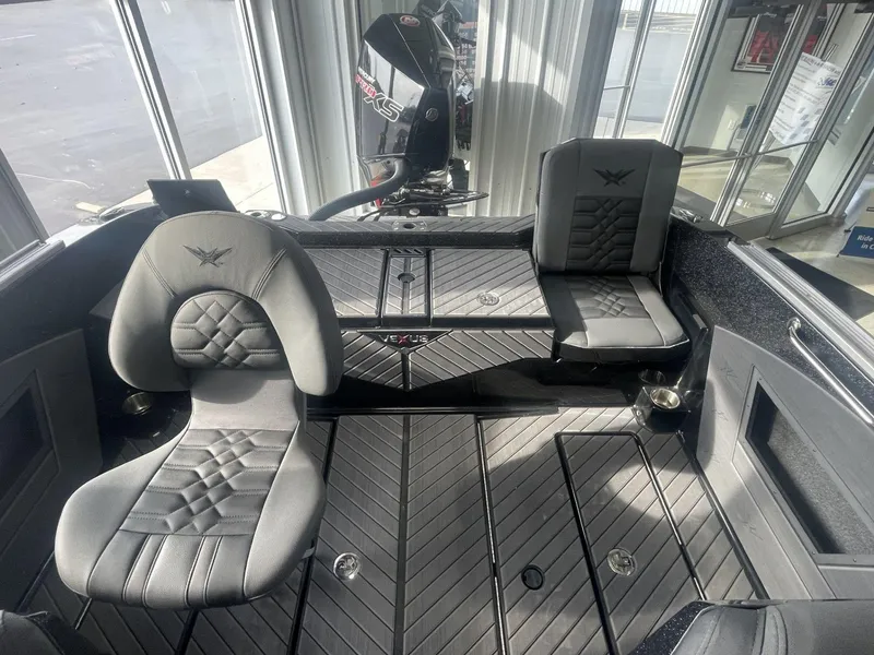 Slide: The Image of Vexus Boats DVX20s 2025 - 23