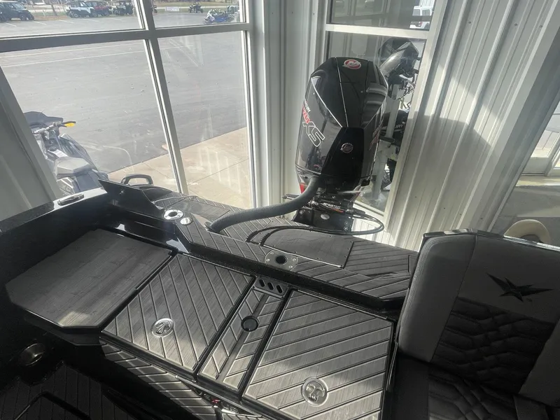 Slide: The Image of Vexus Boats DVX20s 2025 - 24