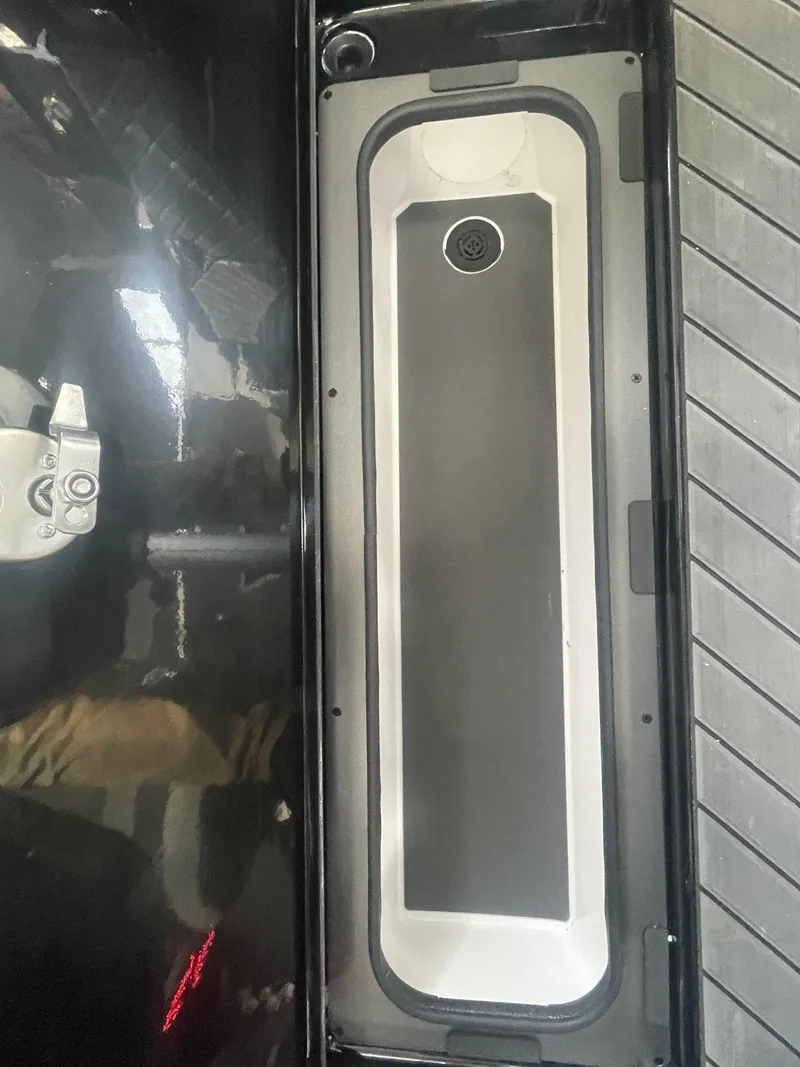 Slide: The Image of Vexus Boats DVX20s 2025 - 30