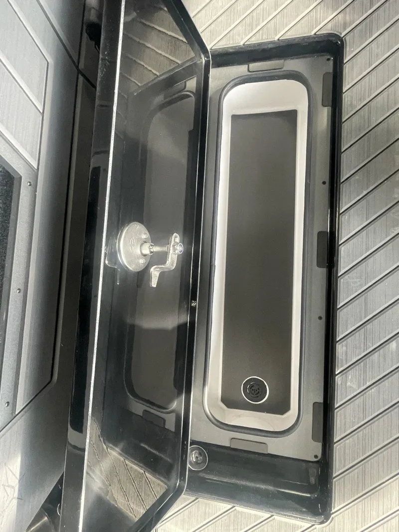 Slide: The Image of Vexus Boats DVX20s 2025 - 31