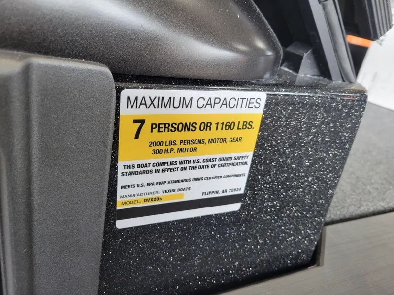 Slide: The Image of Vexus Boats DVX20s 2025 - 36