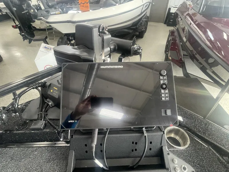 Slide: The Image of Vexus Boats DVX20s 2025 - 7