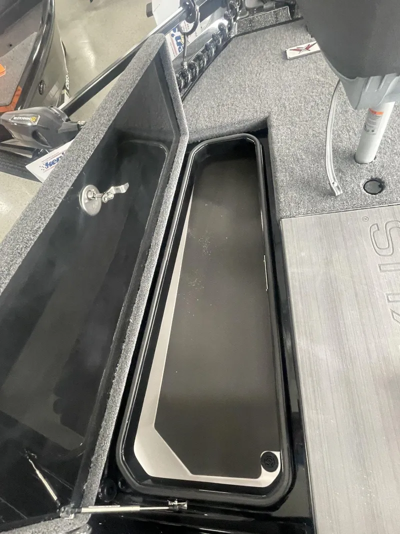 Slide: The Image of Vexus Boats DVX20s 2025 - 9