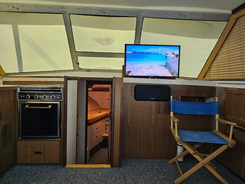 Slide: The Image of Bertram 35 Convertible 1974 - 15