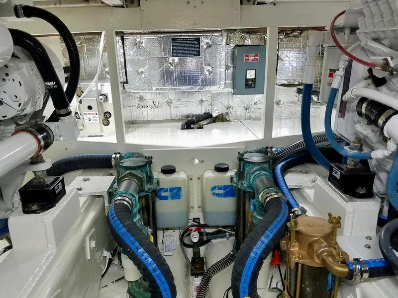 Slide: The Image of Bertram 35 Convertible 1974 - 4