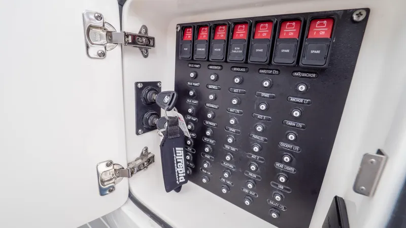 Slide: The Image of Intrepid 345 Valor 2022 - 102