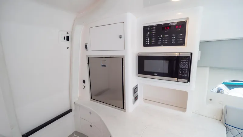 Slide: The Image of Intrepid 345 Valor 2022 - 131