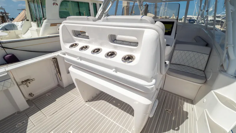 Slide: The Image of Intrepid 345 Valor 2022 - 64