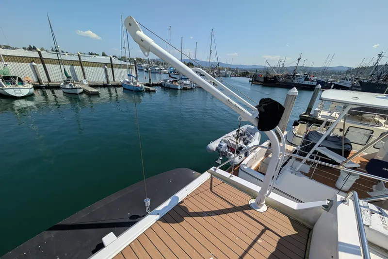 Slide: The Image of Ocean Alexander 39 Sedan 1986 - 56