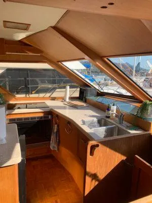 Slide: The Image of Ocean Alexander 39 Sedan 1986 - 73