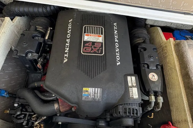 Slide: The Image of Volvo Penta 4.3 GXI engine in 2005 Regal 1800 Bowrider boat. - 10