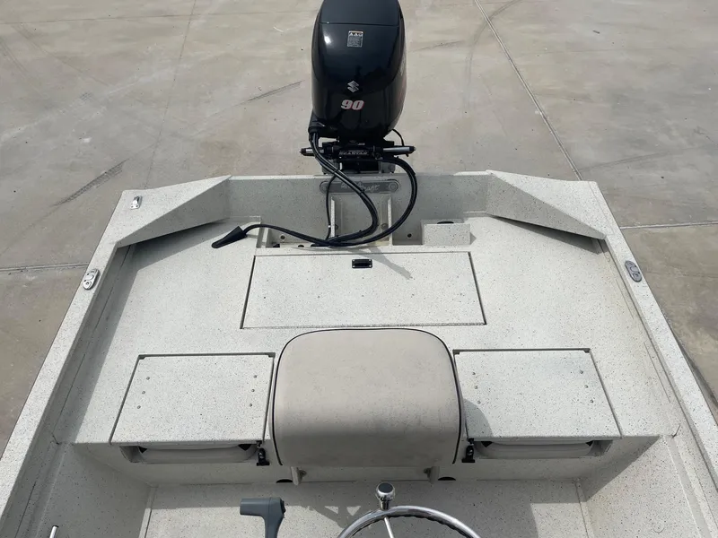 Slide: The Image of 2017 Alumacraft 1860 BAY CC TUNNEL boat with outboard motor, viewed from above. - 11