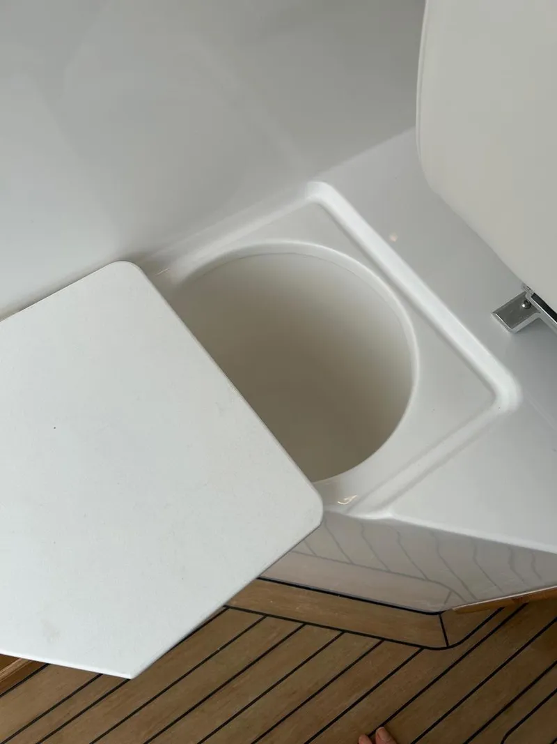 Slide: The Image of Ice Bucket - 17