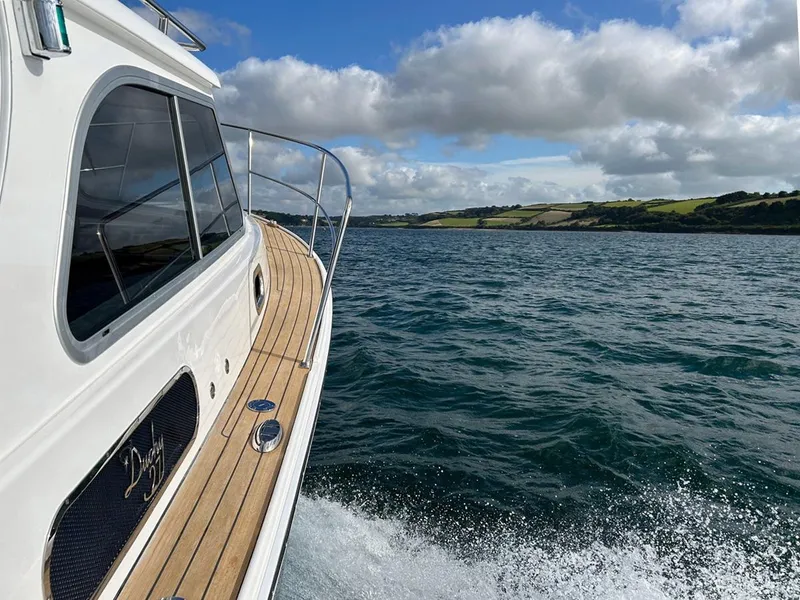 Slide: The Image of Side View Underway - 5