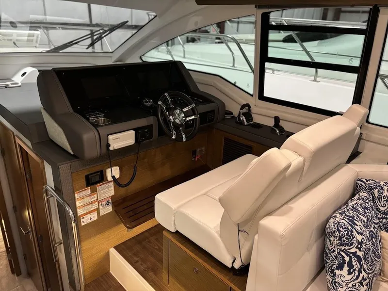 Slide: The Image of 2020 Cruisers Yachts 42 Cantius 28 - 28