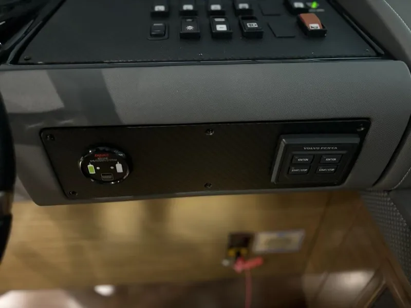 Slide: The Image of 2020 Cruisers Yachts 42 Cantius 32 - 32