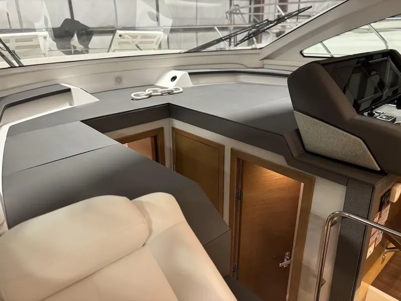 Slide: The Image of 2020 Cruisers Yachts 42 Cantius 33 - 33