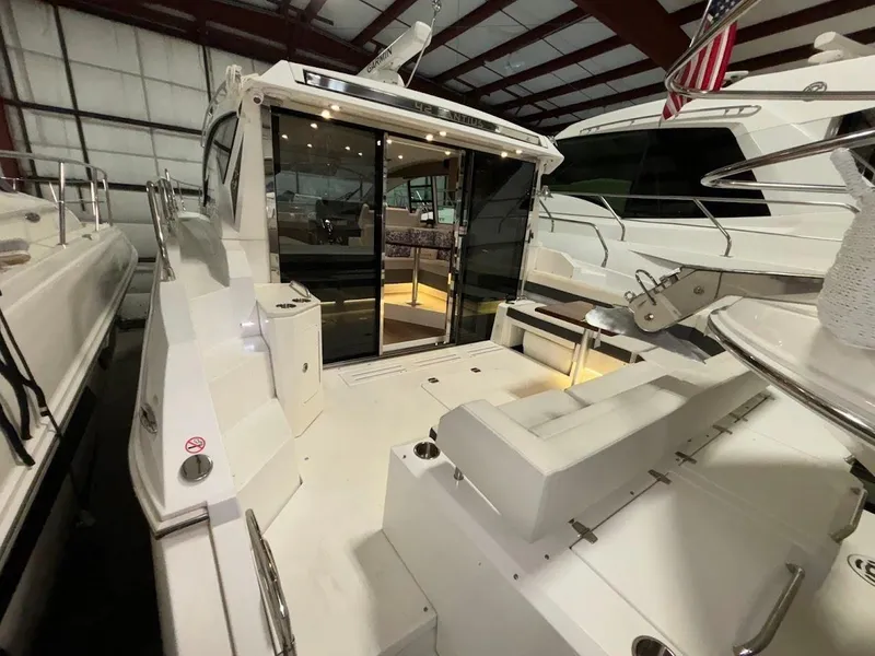 Slide: The Image of 2020 Cruisers Yachts 42 Cantius 4 - 4