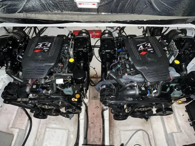 Slide: The Image of 2006 Sea Ray 280 Sundancer 17 - 17